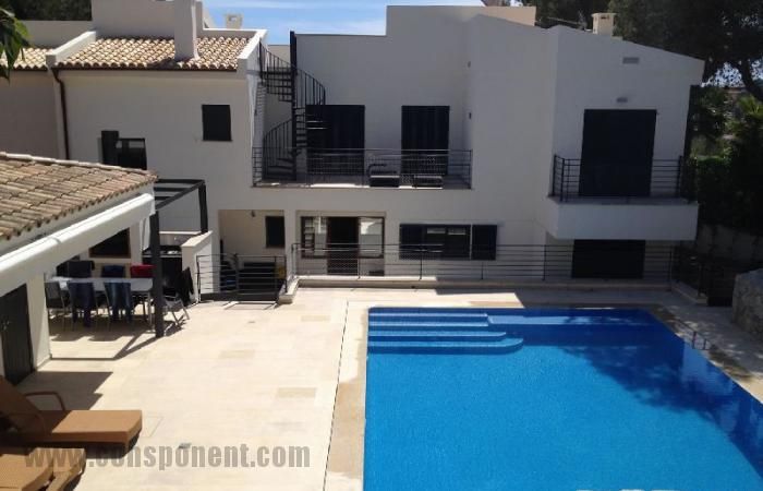 casa con piscina consponent